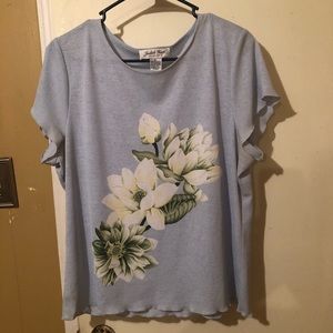 🐸 $8 Women’s Short Sleeve Blouse. Size XL